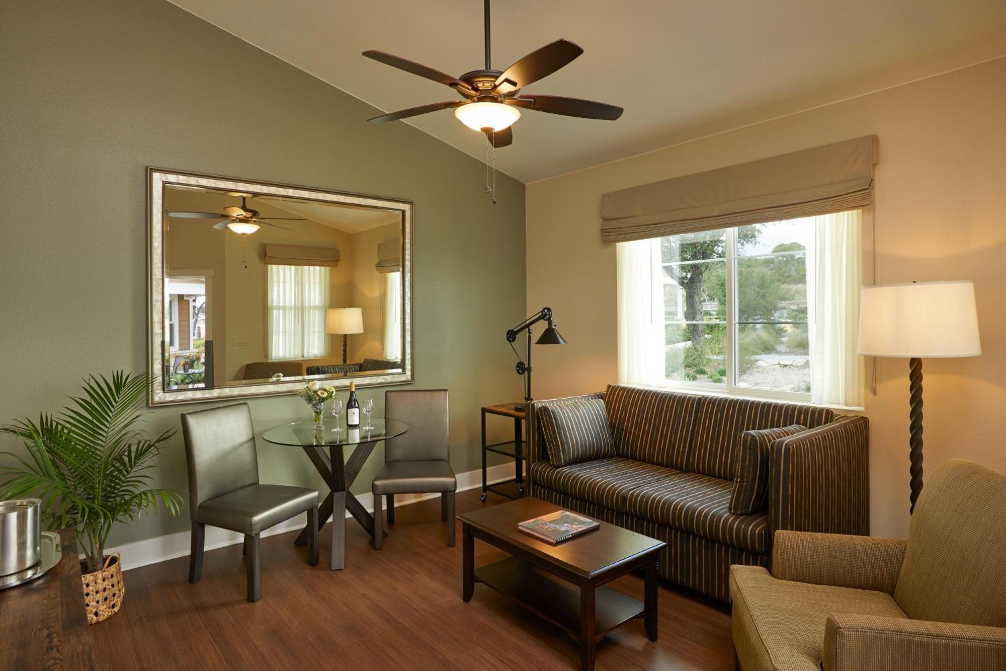 Resort Carter Creek Winery & 3*